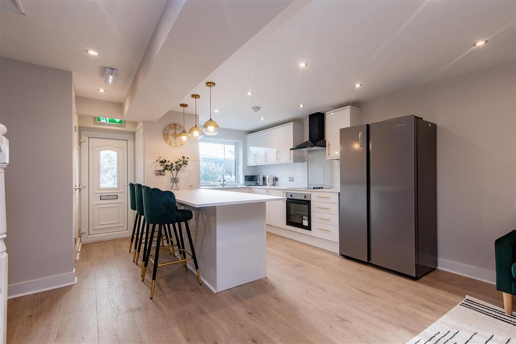Property photo 2 of 15 17 Templar v2.Jpg