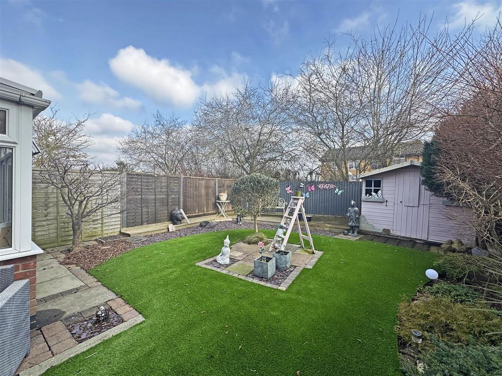 Property photo 3 of 13 Garden