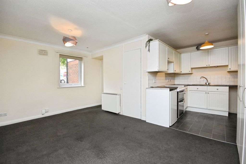 Property photo 3 of 10