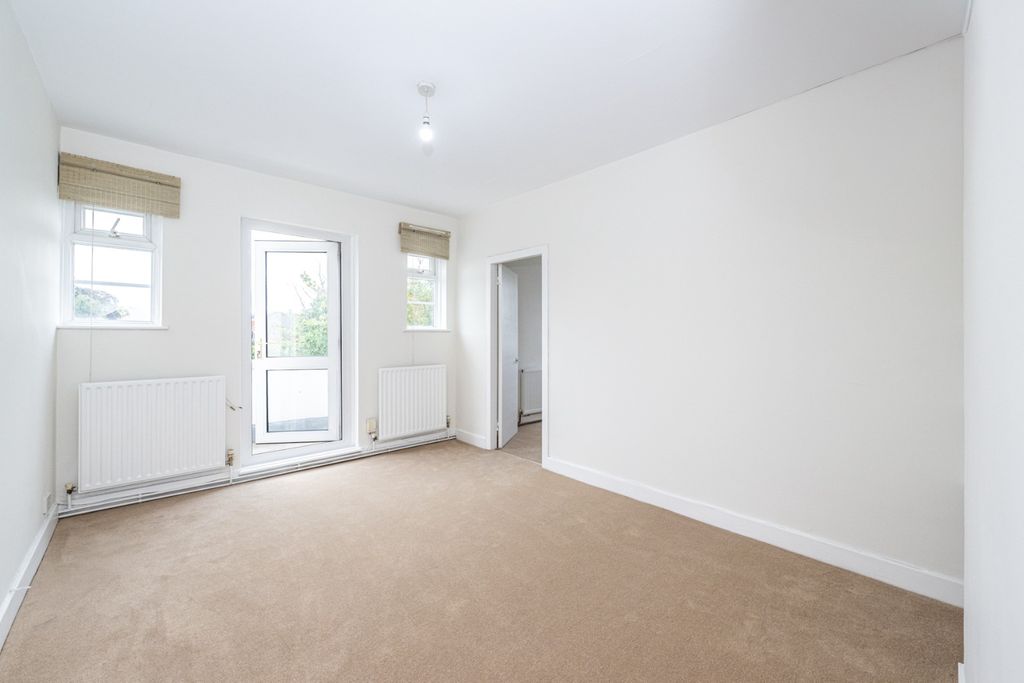 Property photo 3 of 24 4379086
