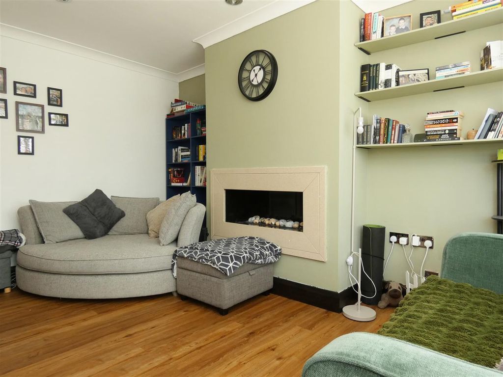 Property photo 3 of 14