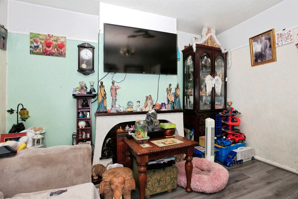 Property photo 3 of 11