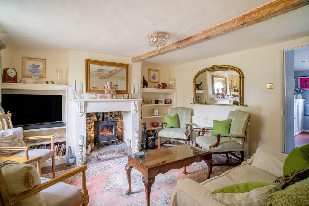 Property photo 3 of 32