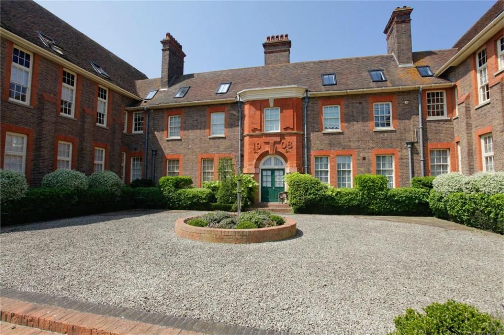 Property photo 1 of 16 Photo 2