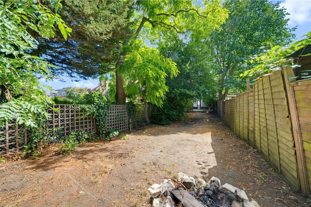 Property photo 2 of 16 Picture No. 17