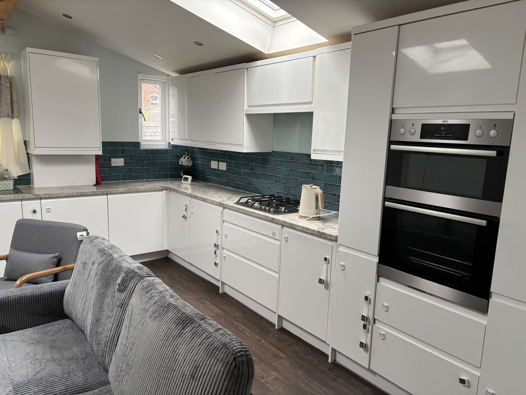 Property photo 2 of 11 Img_0600