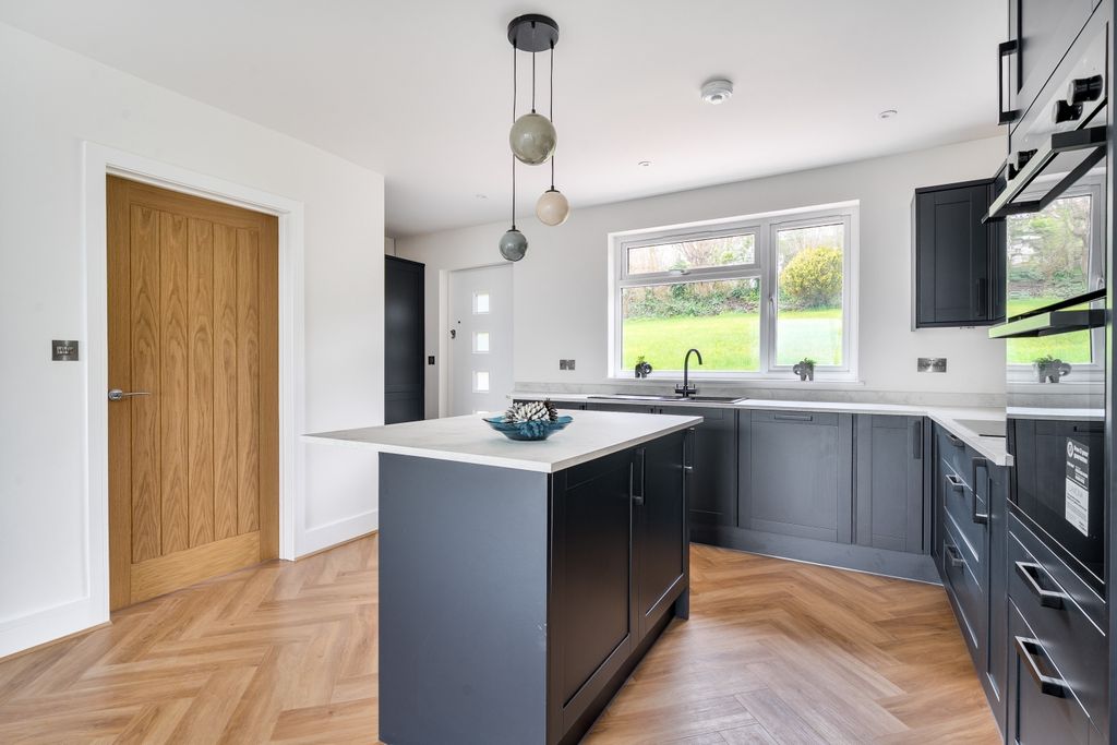 Property photo 3 of 19 1402711-13-69A82B445E68E