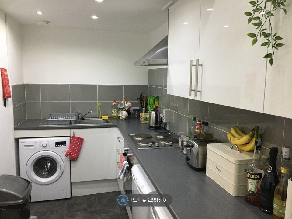Property photo 1 of 17 Kitchen