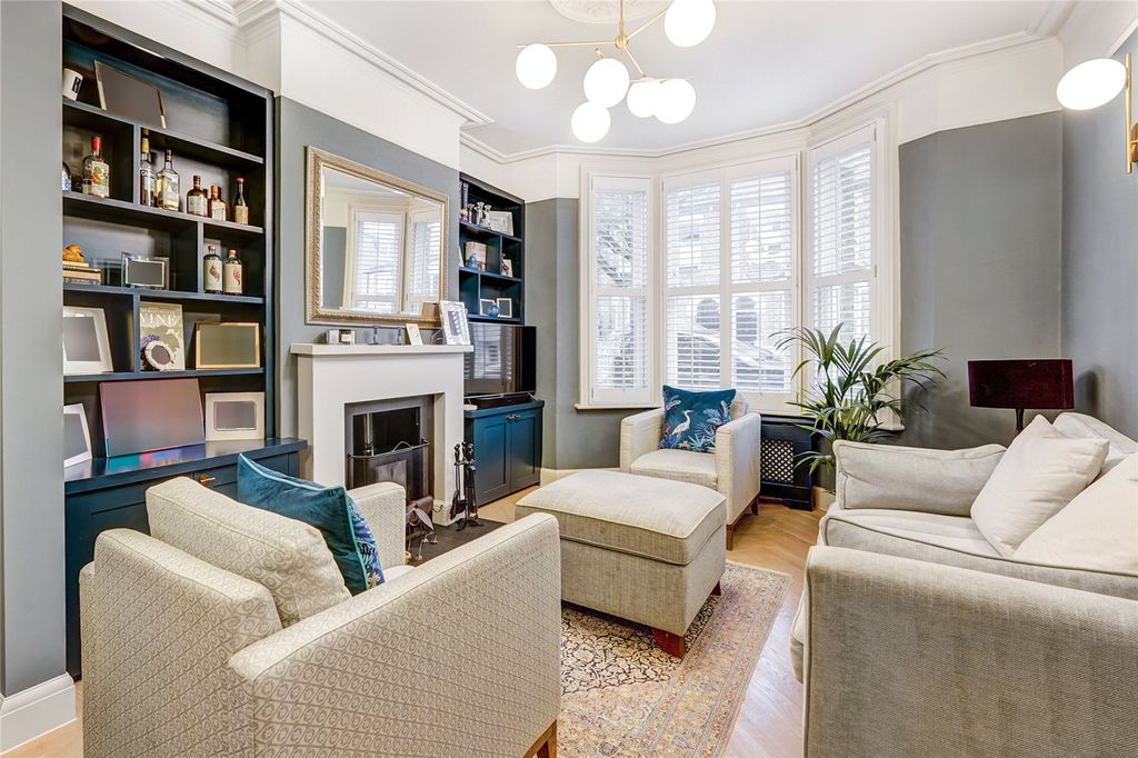 Property photo 2 of 13