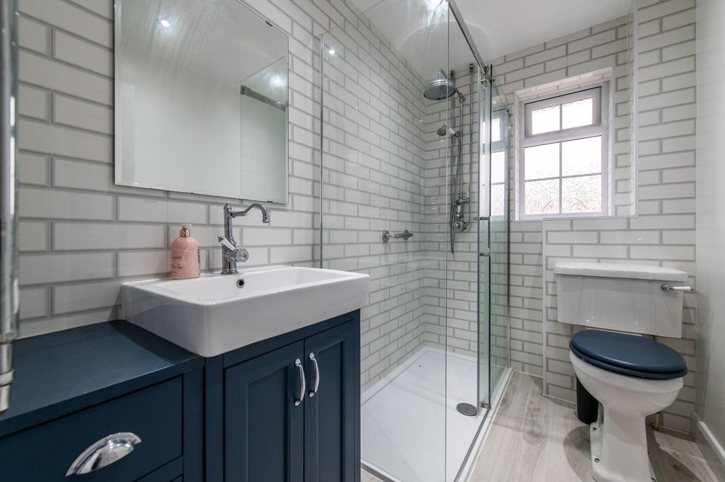 Property photo 2 of 14 First Floor Shower Room