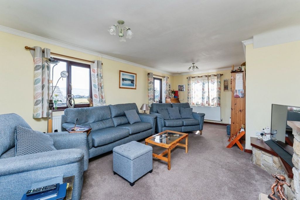 Property photo 3 of 20