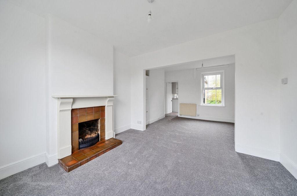 Property photo 2 of 13 Dulverton Seddons