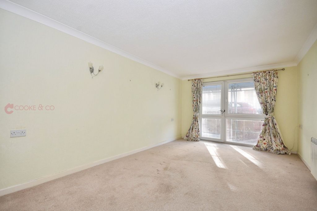 Property photo 2 of 9