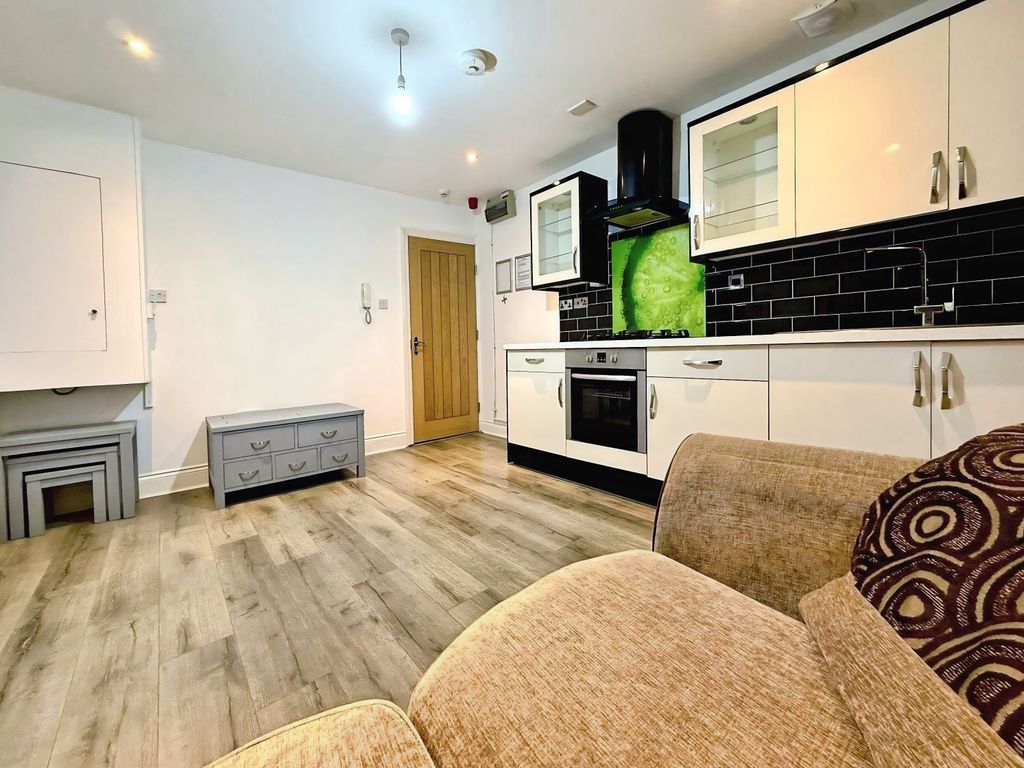 Property photo 1 of 6 Dining Room