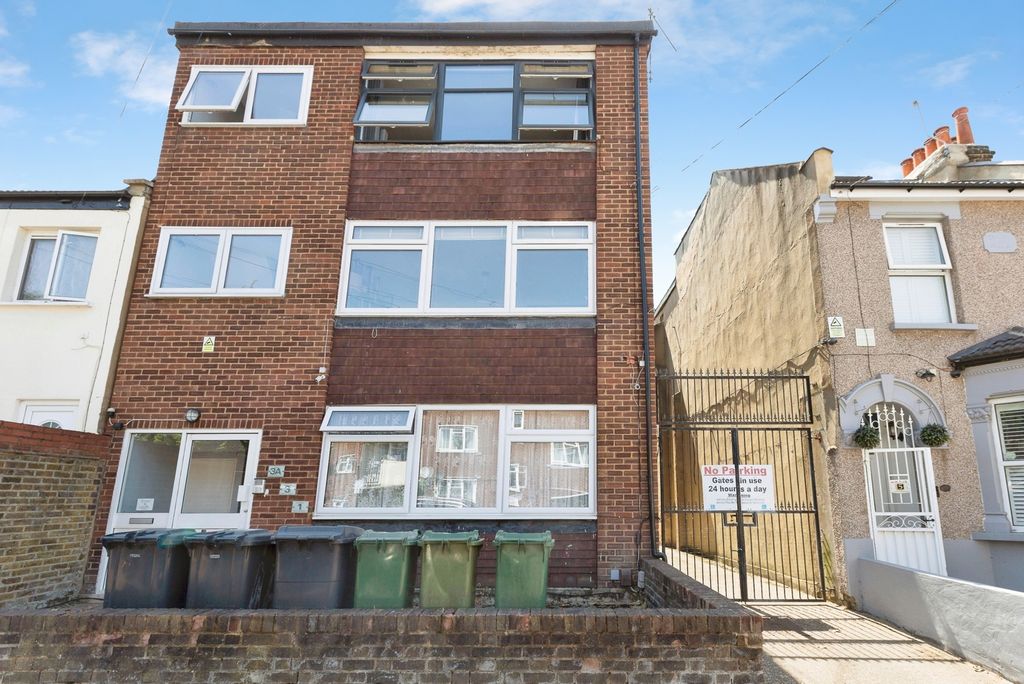 Property photo 1 of 16 Pbox-Img.Jpg