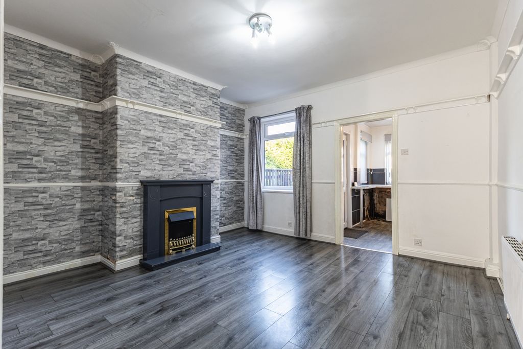 Property photo 3 of 15 Dining Room