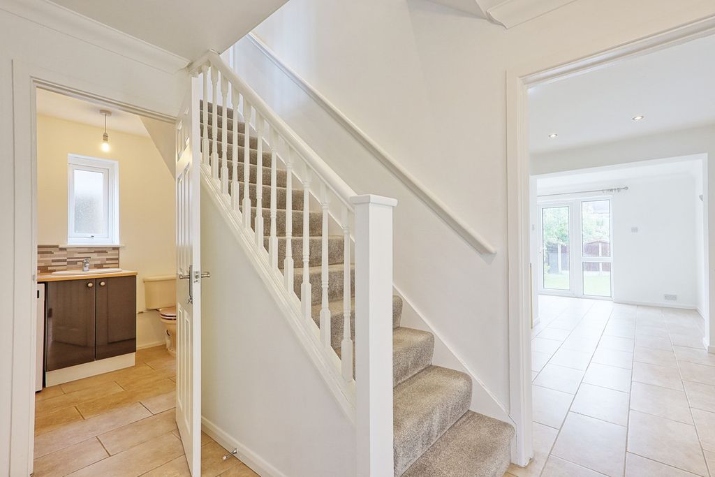 Property photo 2 of 35