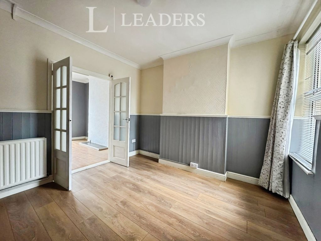 Property photo 3 of 11 Dining Room