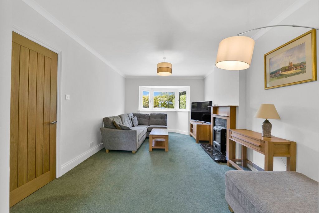 Property photo 2 of 39