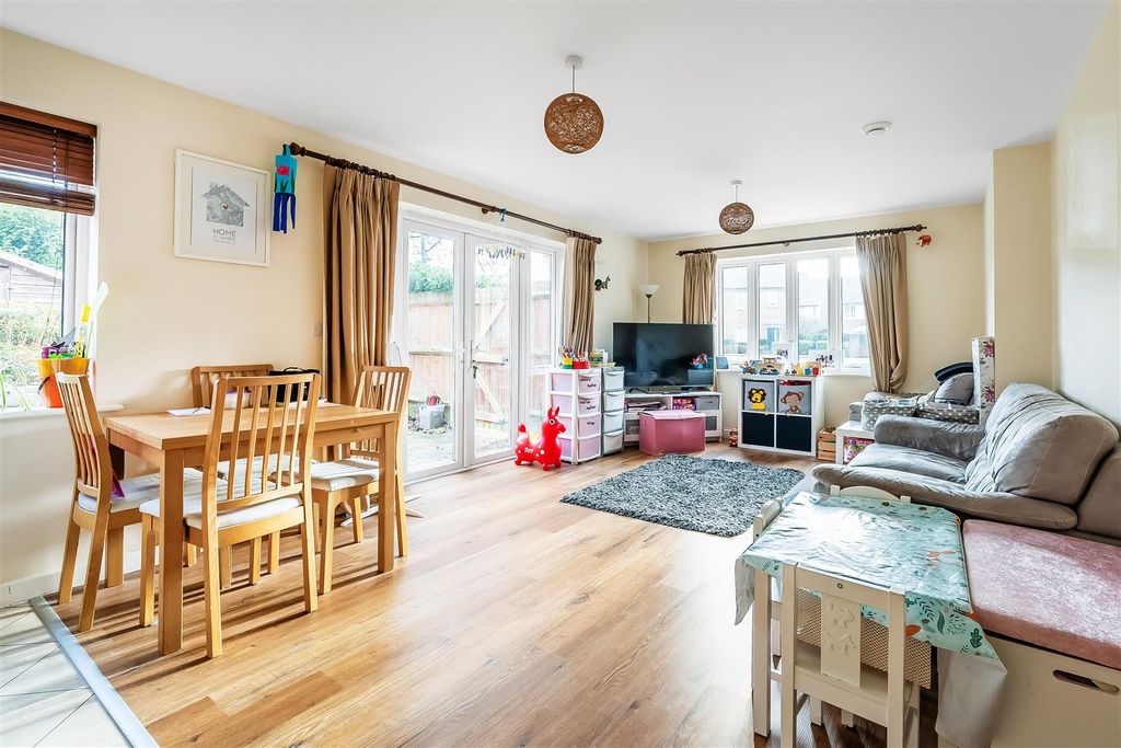 Property photo 3 of 16 5-Cypress-Close-6.Jpg