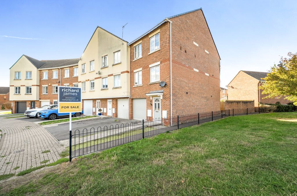 Property photo 1 of 12 16Aaa20739Bb2d1521359111
