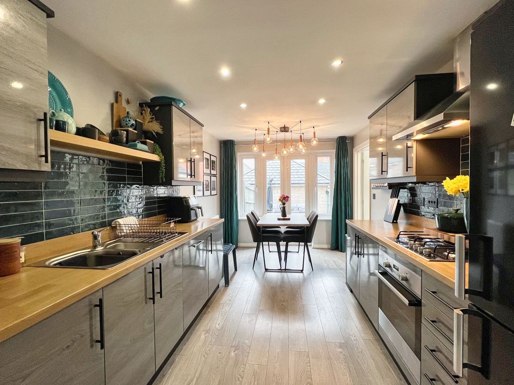 Property photo 3 of 31