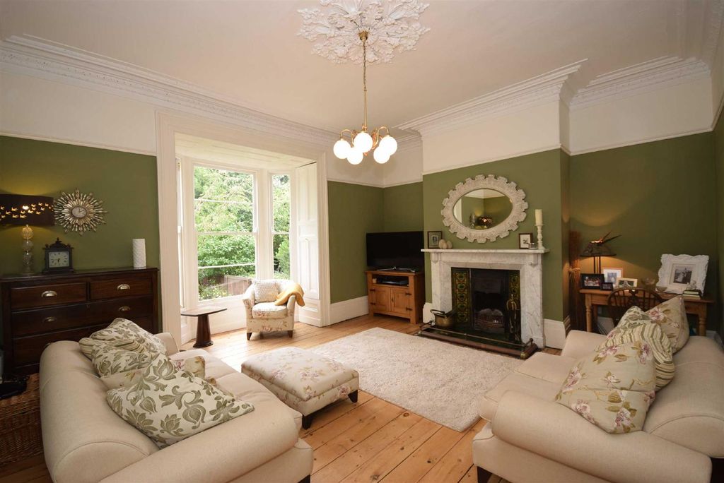 Property photo 2 of 26