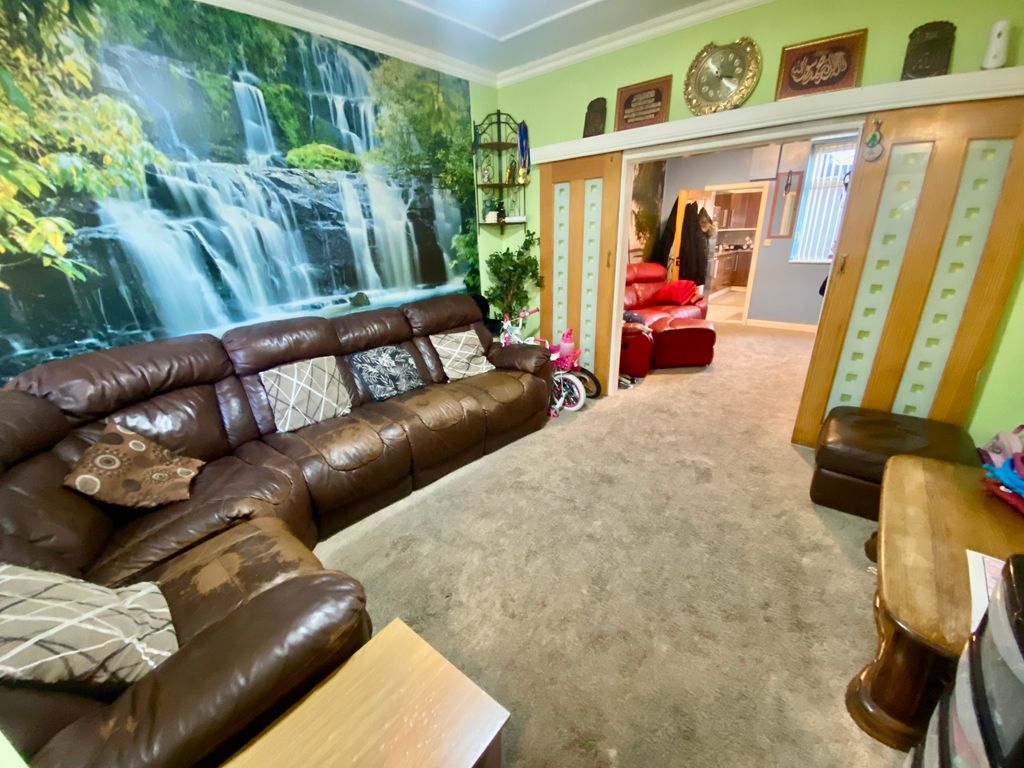 Property photo 3 of 12