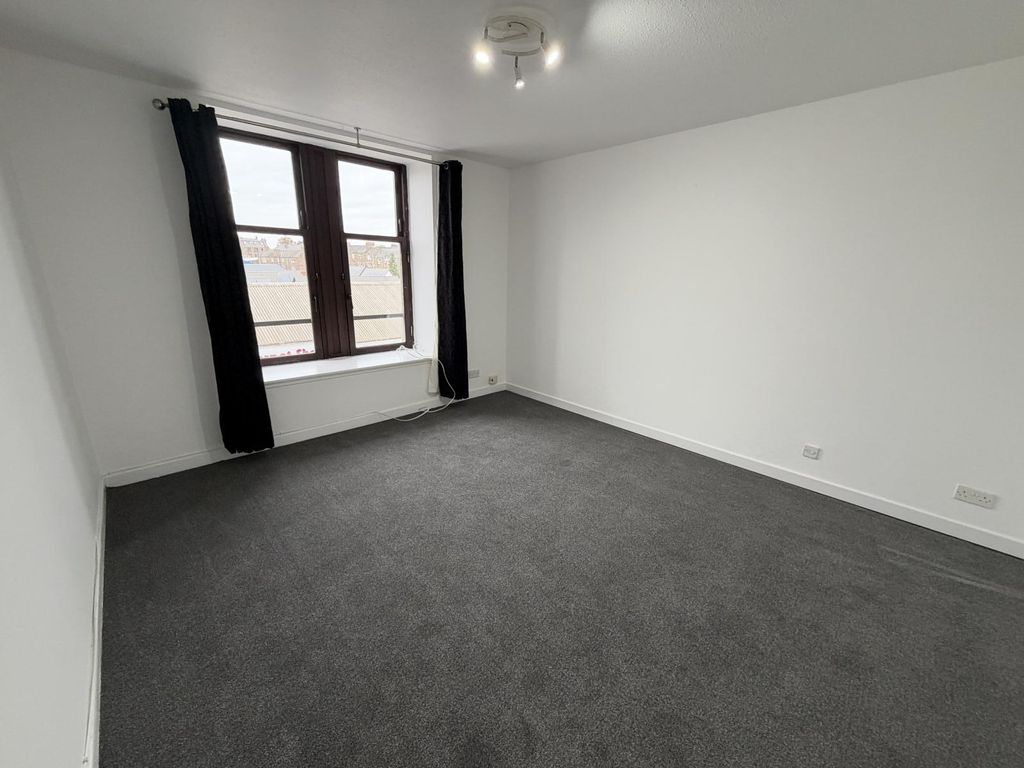 Property photo 2 of 9 Img 0172