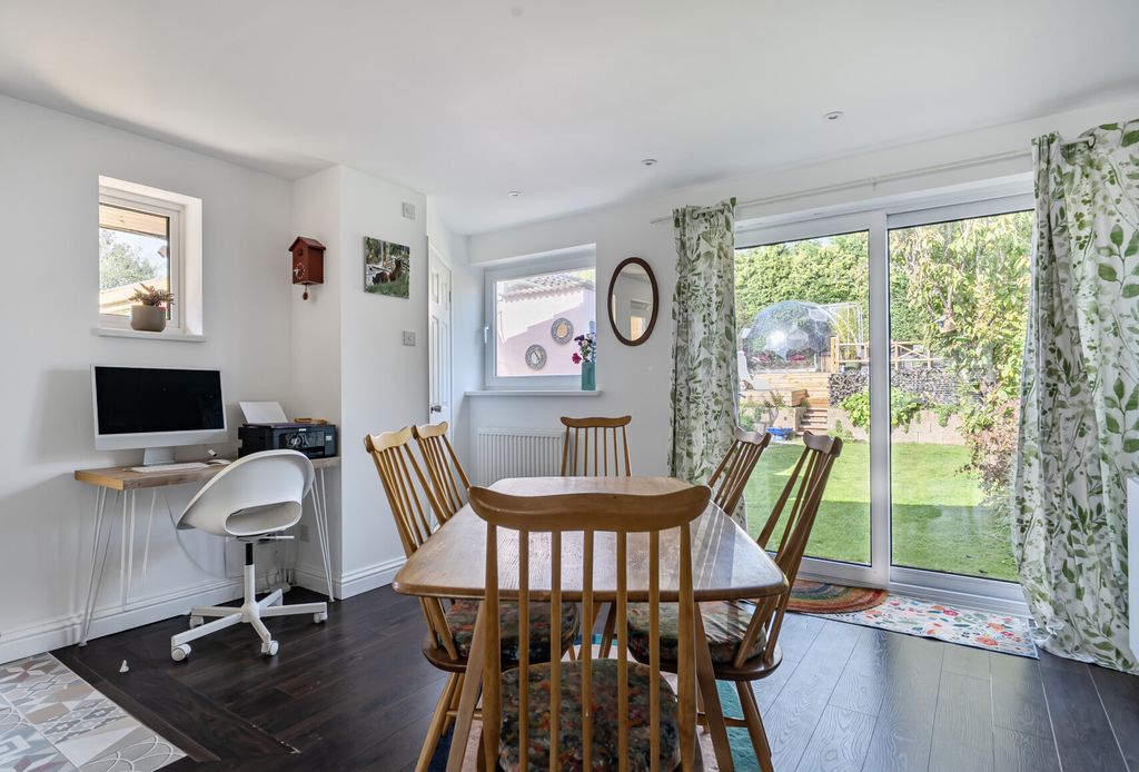 Property photo 2 of 20 Dining Room