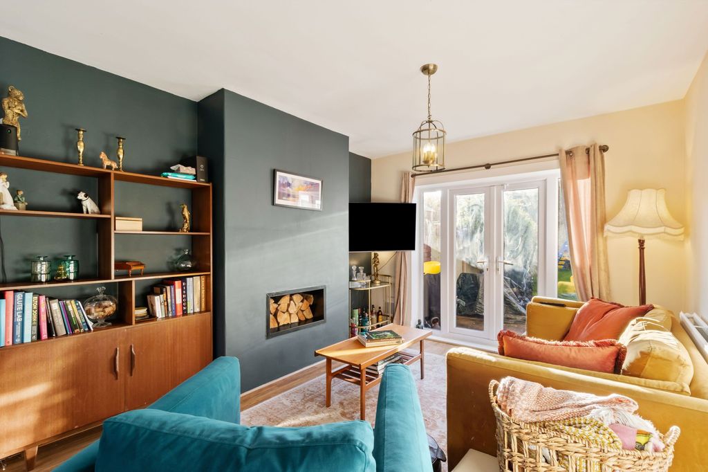 Property photo 3 of 15