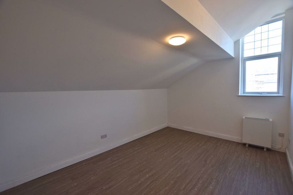 Property photo 3 of 6 Bedroom