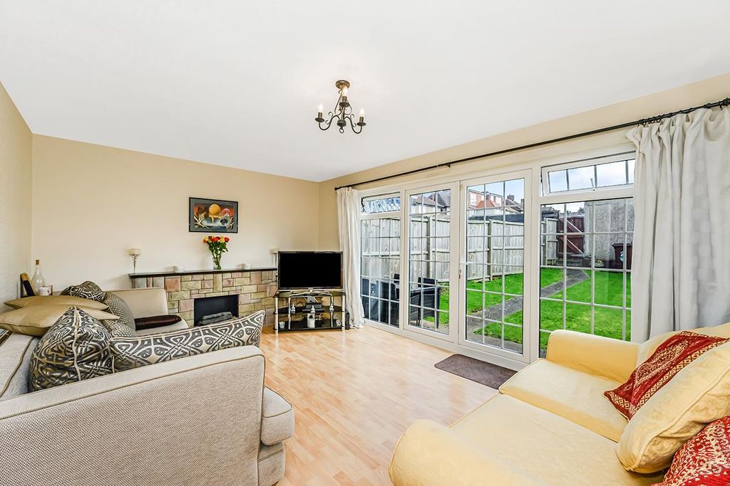 Property photo 3 of 18