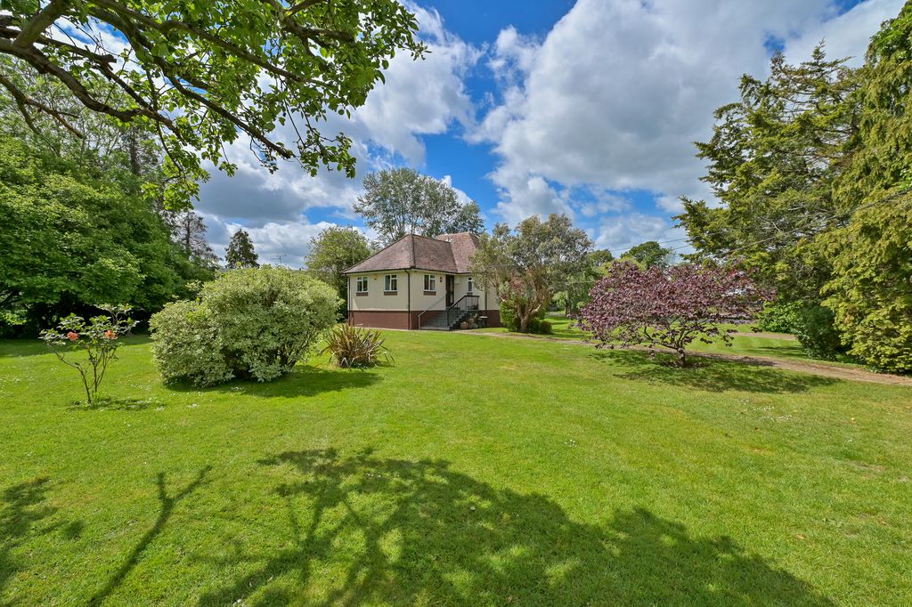 Property photo 3 of 21 Gardens
