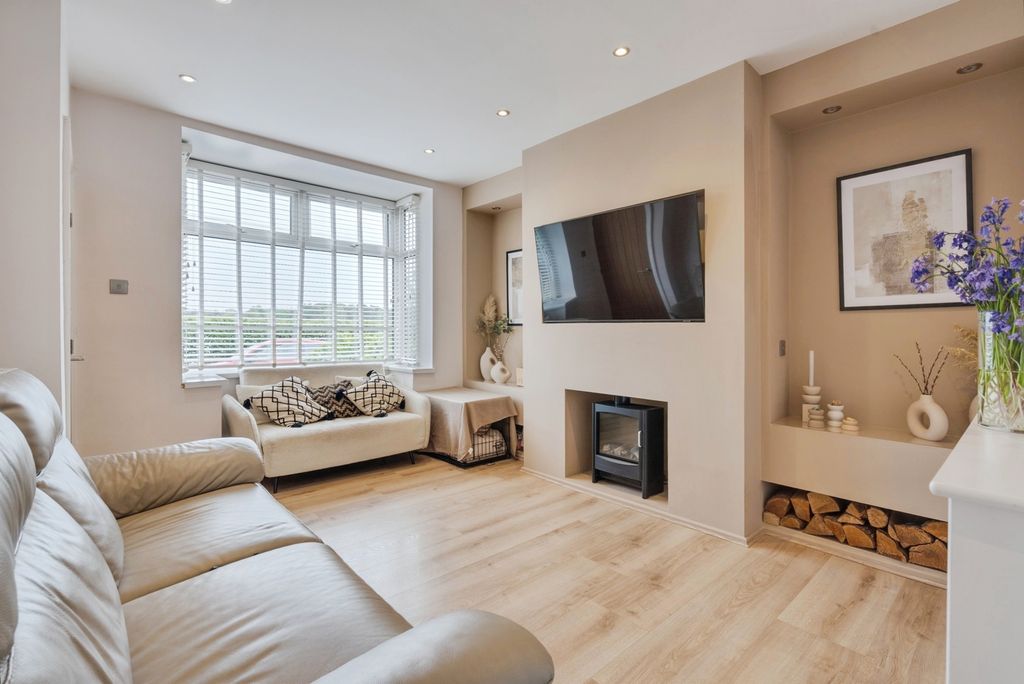 Property photo 2 of 20 Pbox-Img.Jpg