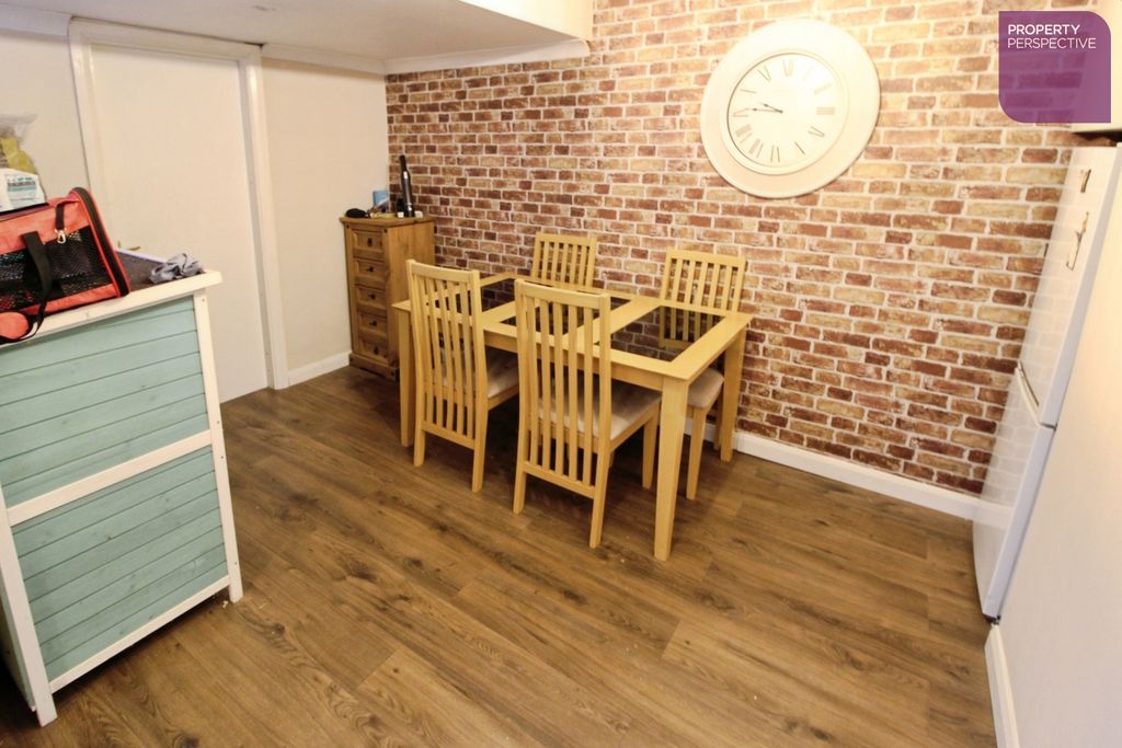 Property photo 3 of 13 Dining Kitchen