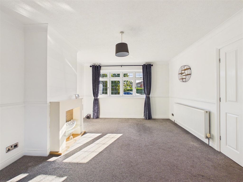 Property photo 2 of 13 Cam05193G0-Pr0215-Still004.Jpg