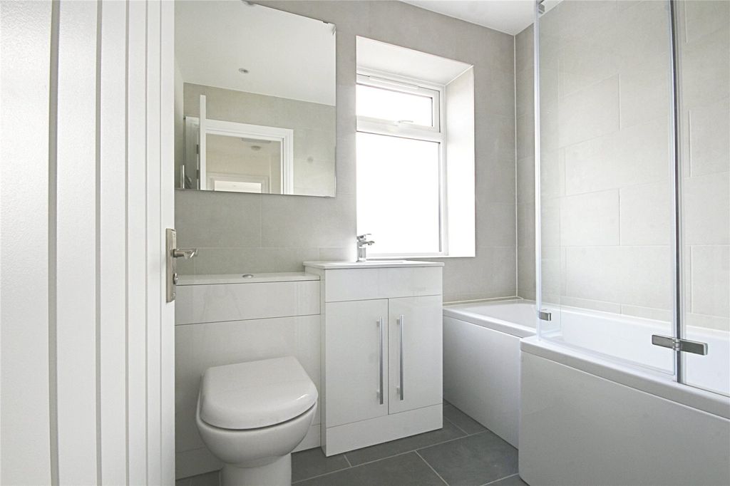 Property photo 3 of 15 Picture No. 02