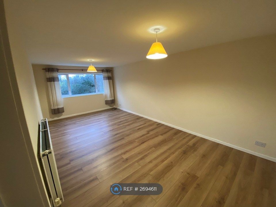 Property photo 2 of 7 Lounge 1