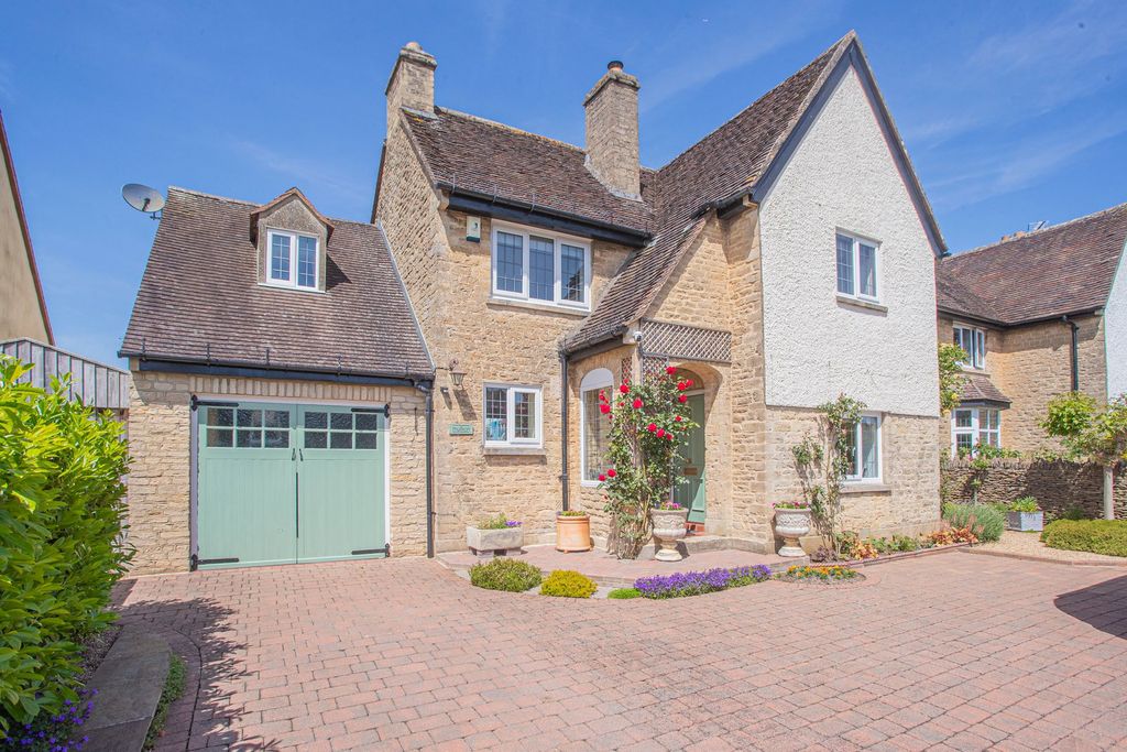 Property photo 2 of 18