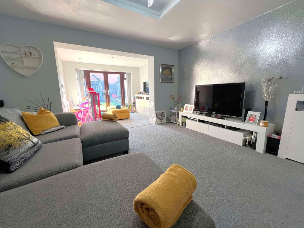 Property photo 3 of 20
