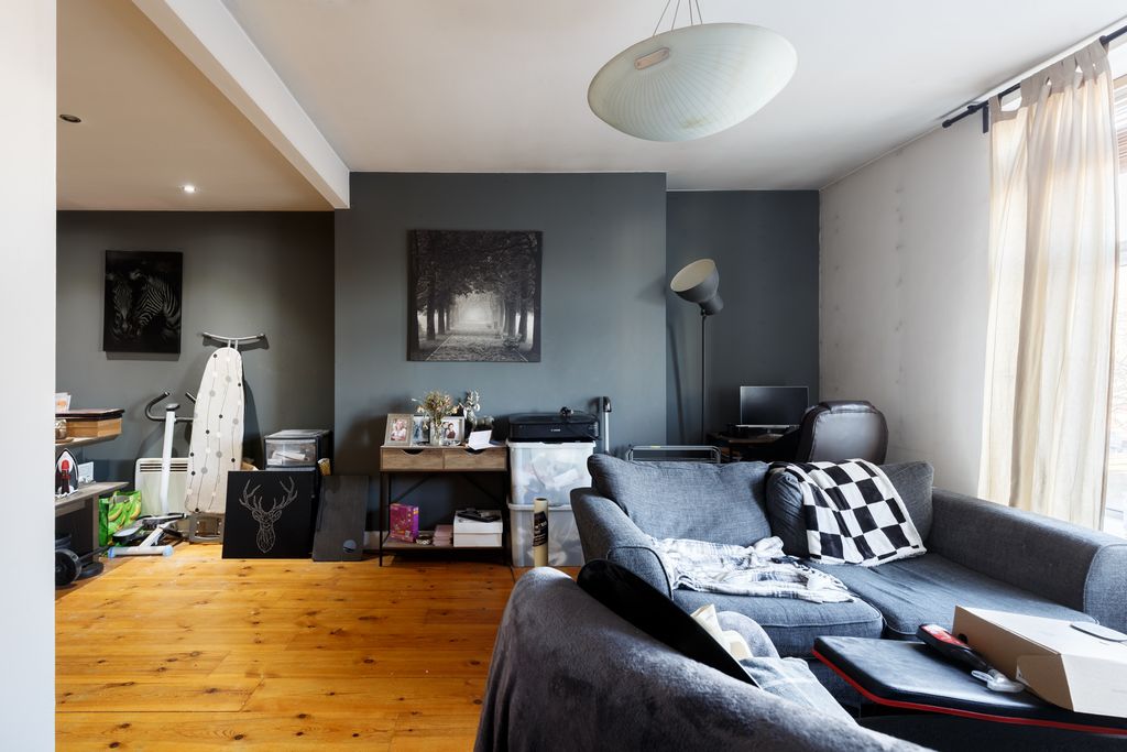 Property photo 3 of 12