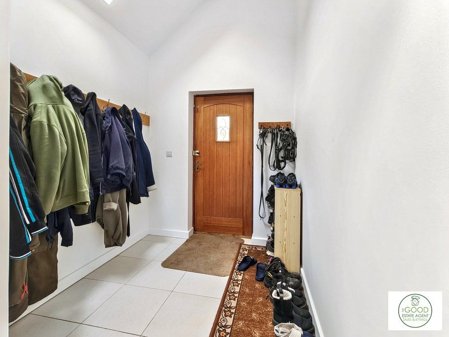 Property photo 3 of 26