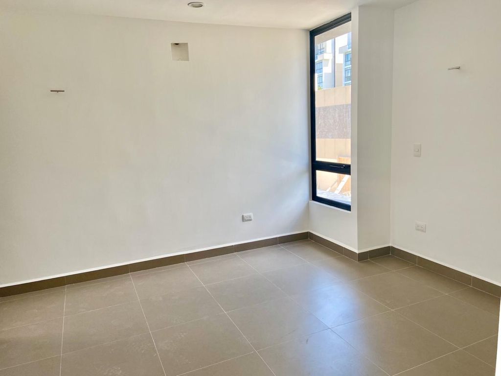 Property photo 2 of 33