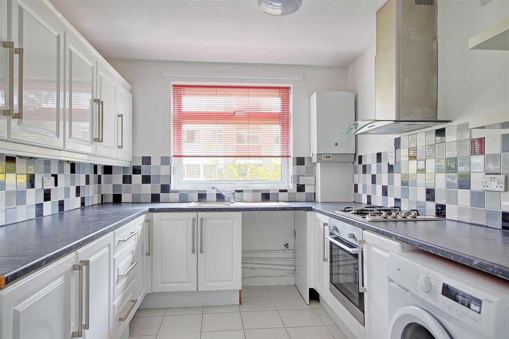 Property photo 3 of 8 Kitchen.Jpg