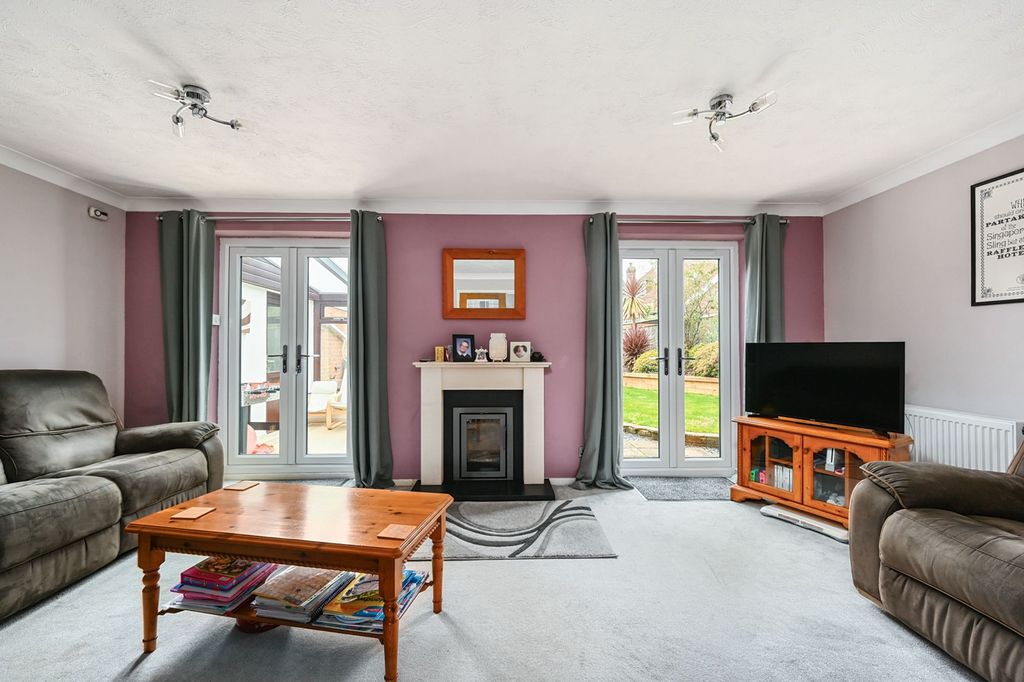 Property photo 2 of 22