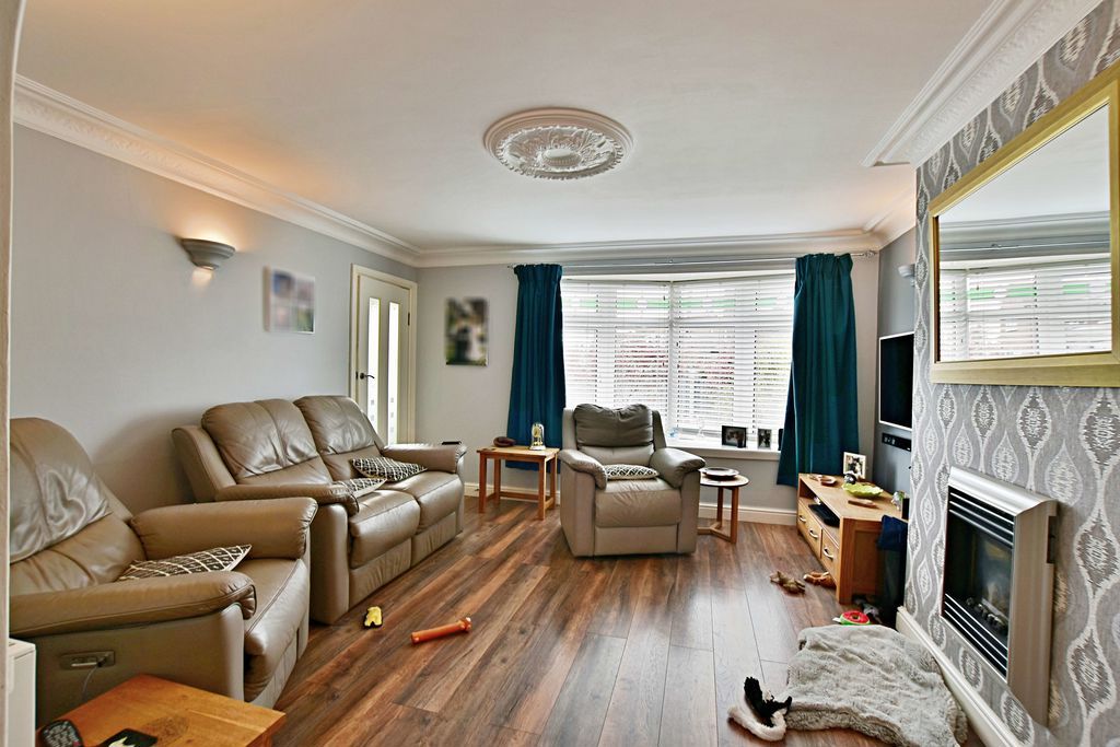 Property photo 3 of 14 Photo 5