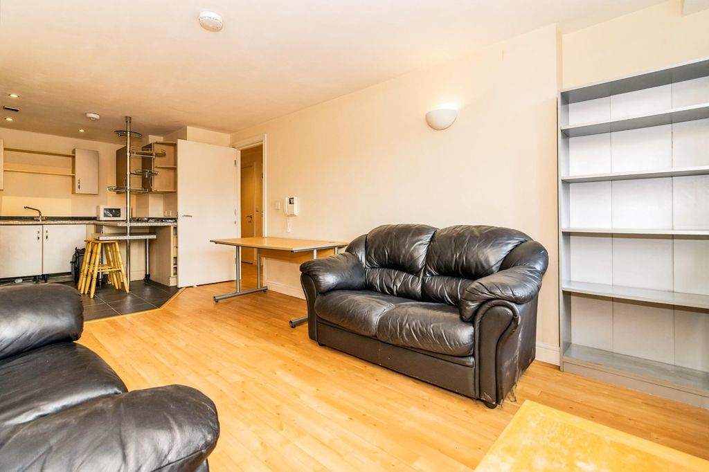 Property photo 3 of 9 Picture No. 08