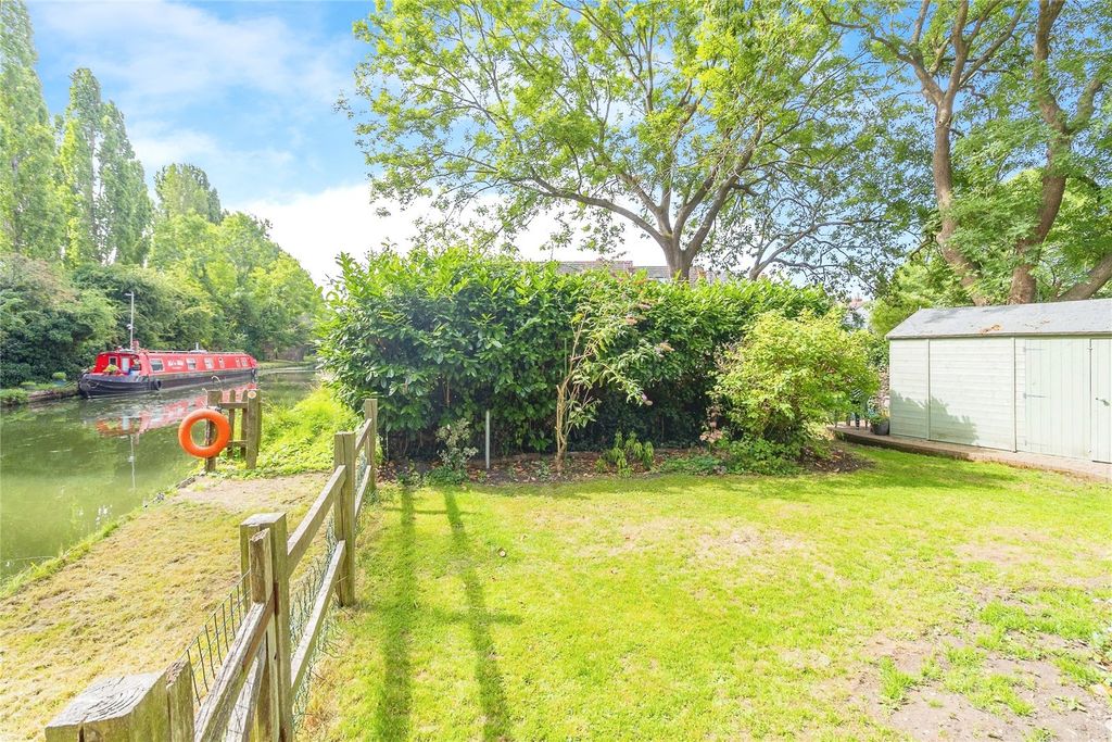 Property photo 2 of 17 Picture No. 21