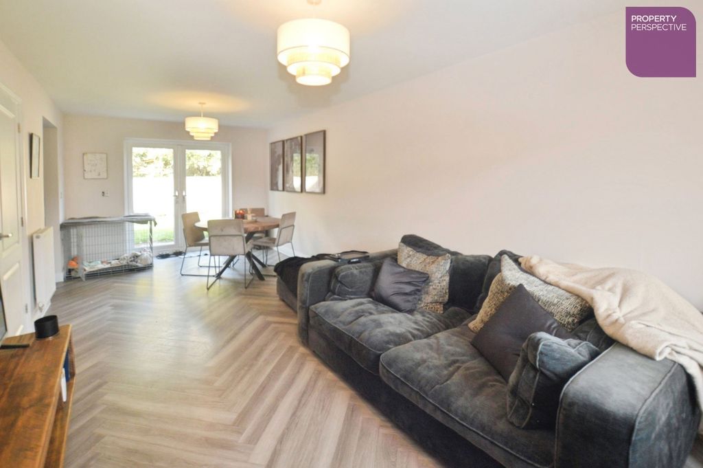 Property photo 2 of 12 Pbox-Img.Jpg